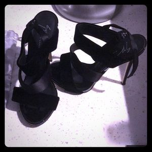 Size 8 Giuseppe zanotti (Authentic) strappy heels.